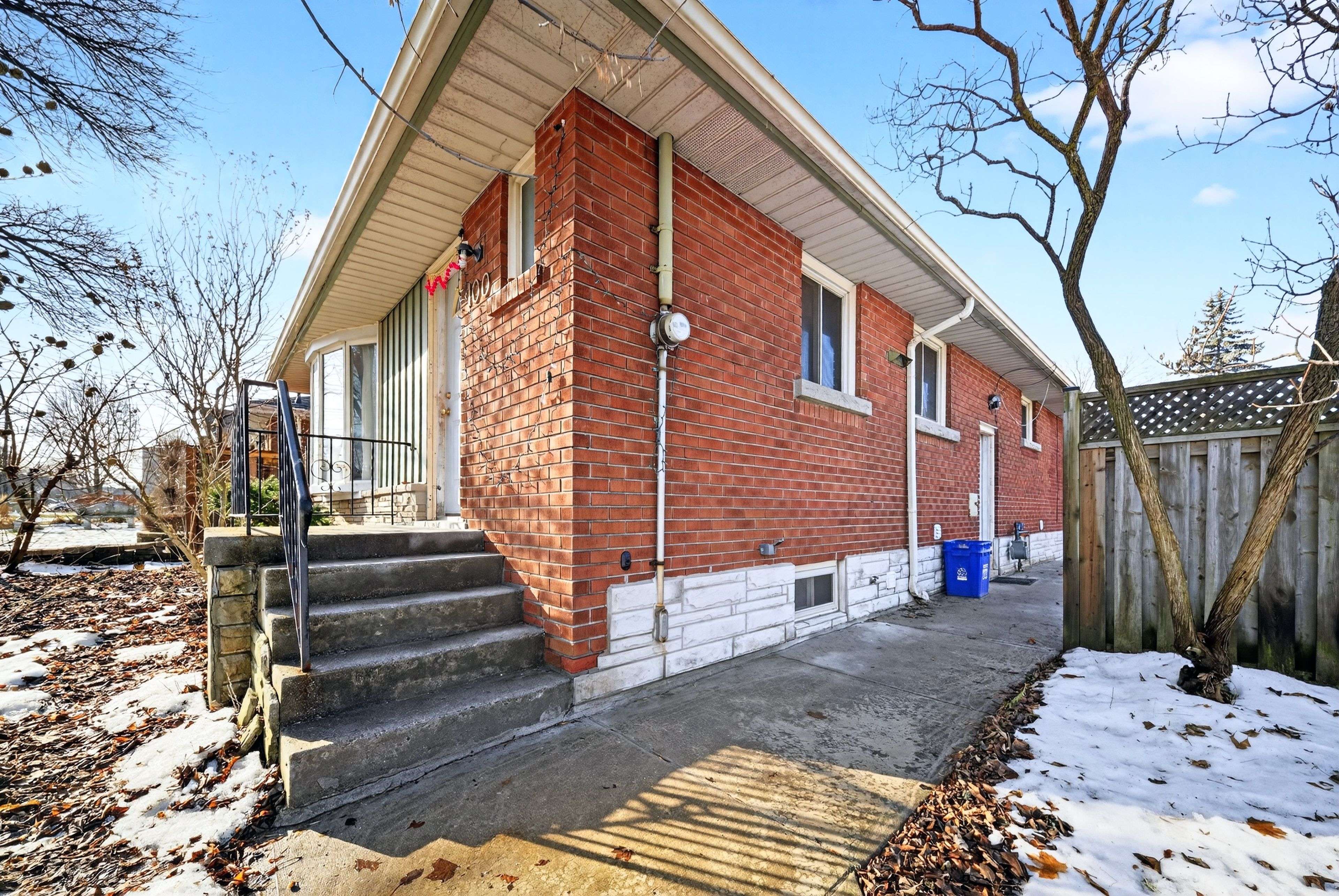 Hamilton, ON L9C 3K5,100 West 3rd ST