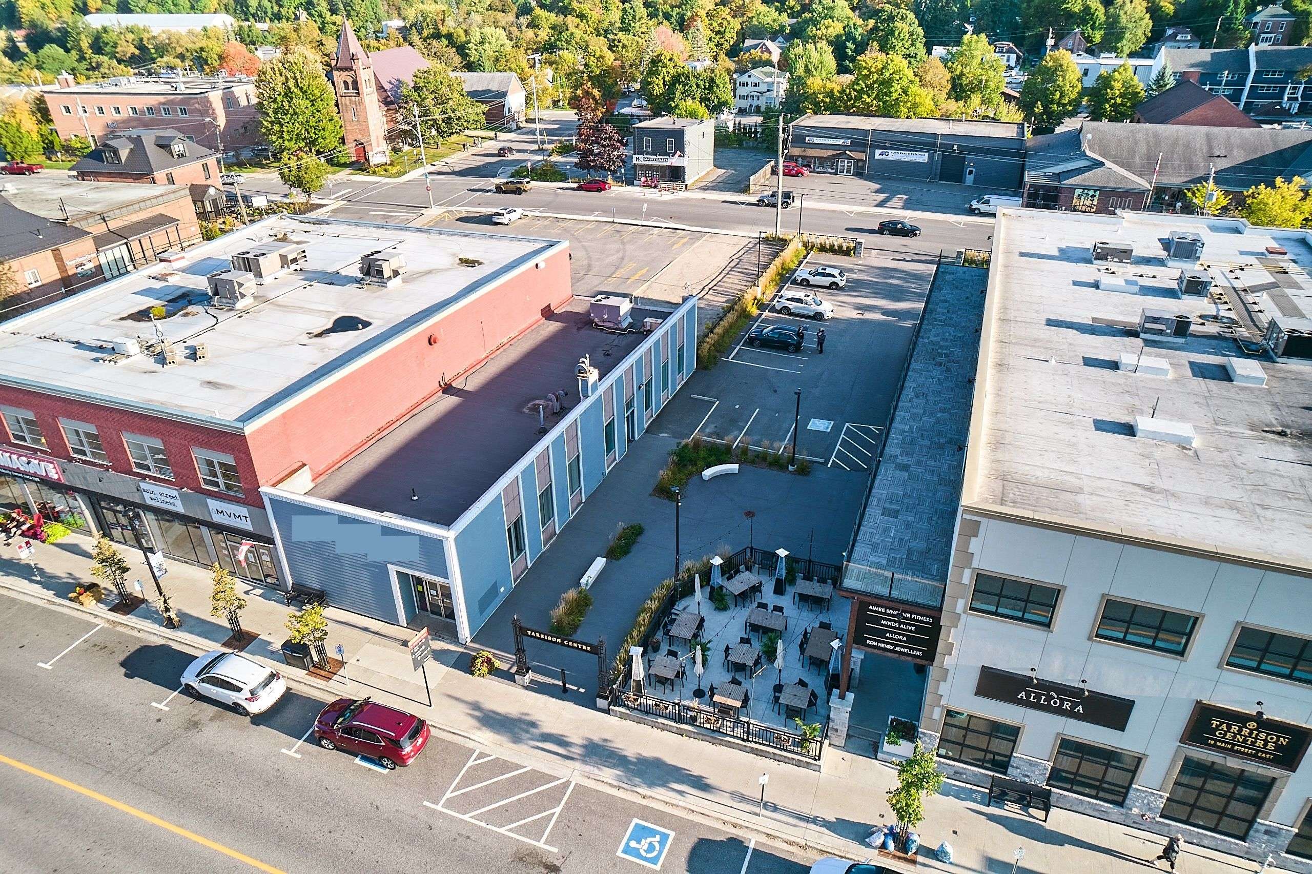 Huntsville, ON P1H 2C6,27 Main ST E