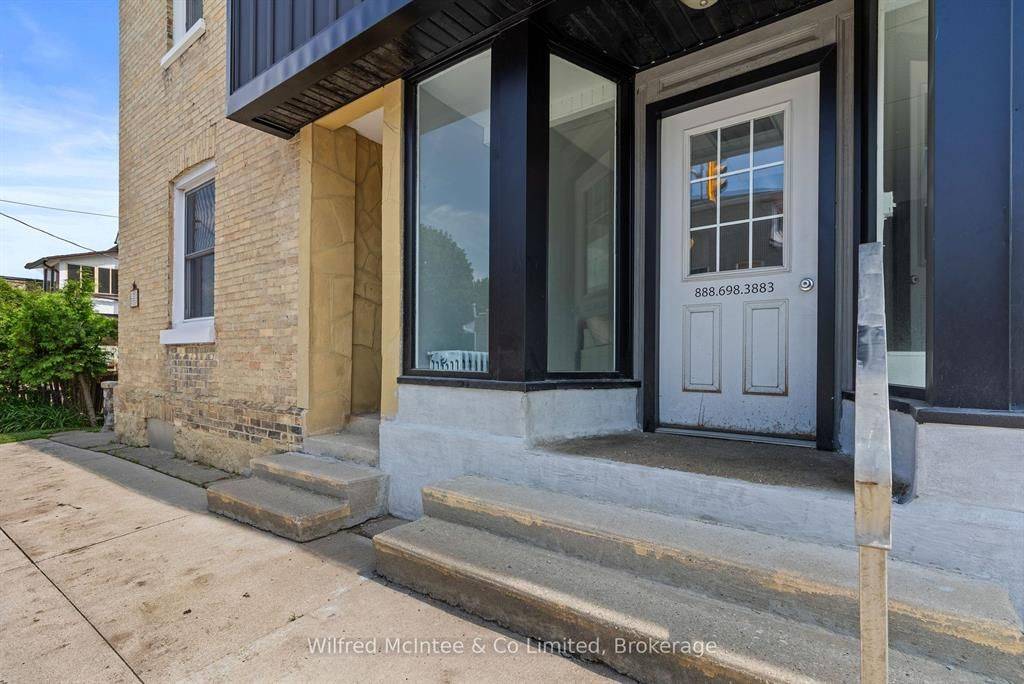 Minto, ON N0G 1Z0,4 ELORA ST N