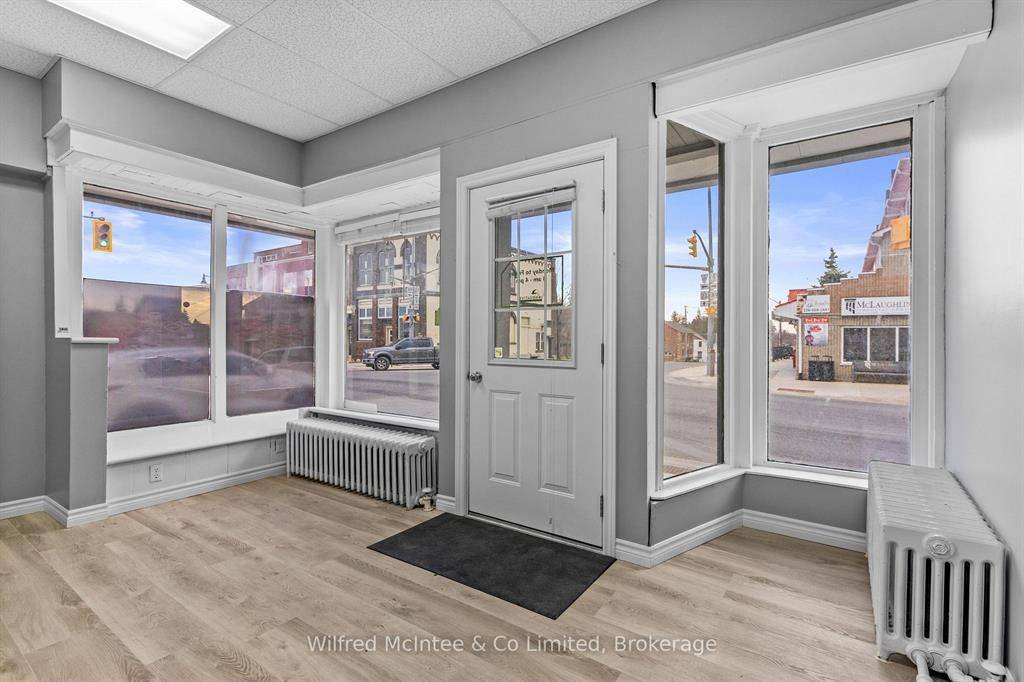 Minto, ON N0G 1Z0,4 ELORA ST N