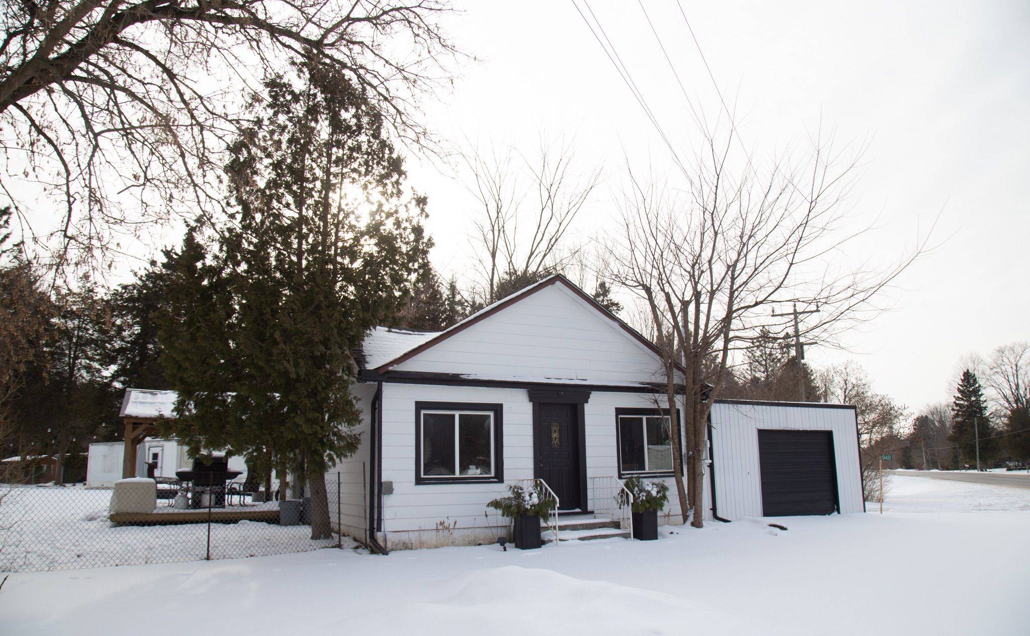 Norfolk, ON N3Y 4J9,948 Mcdowell RD E