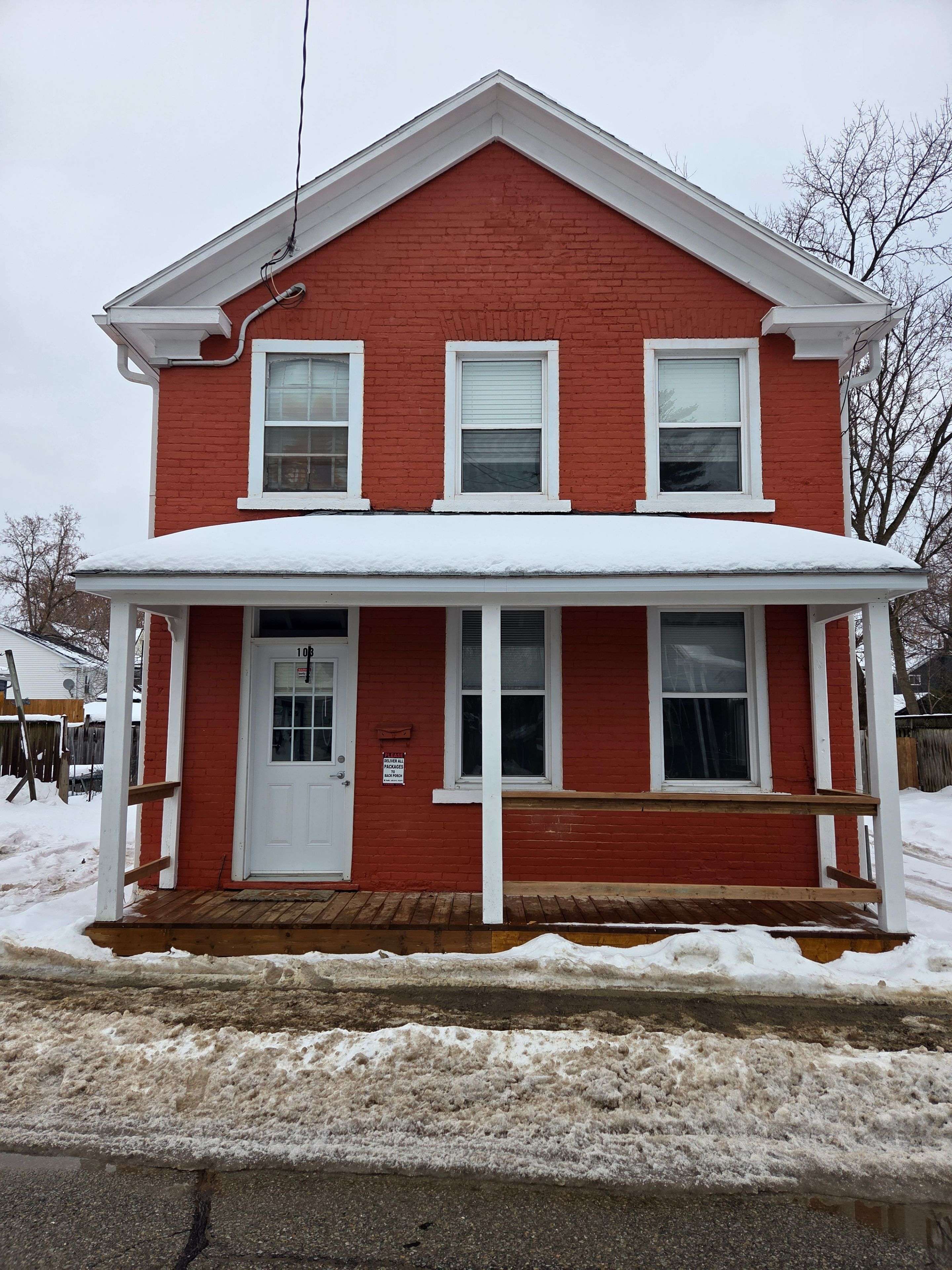 Brockville, ON K6V 5B3,103 John ST