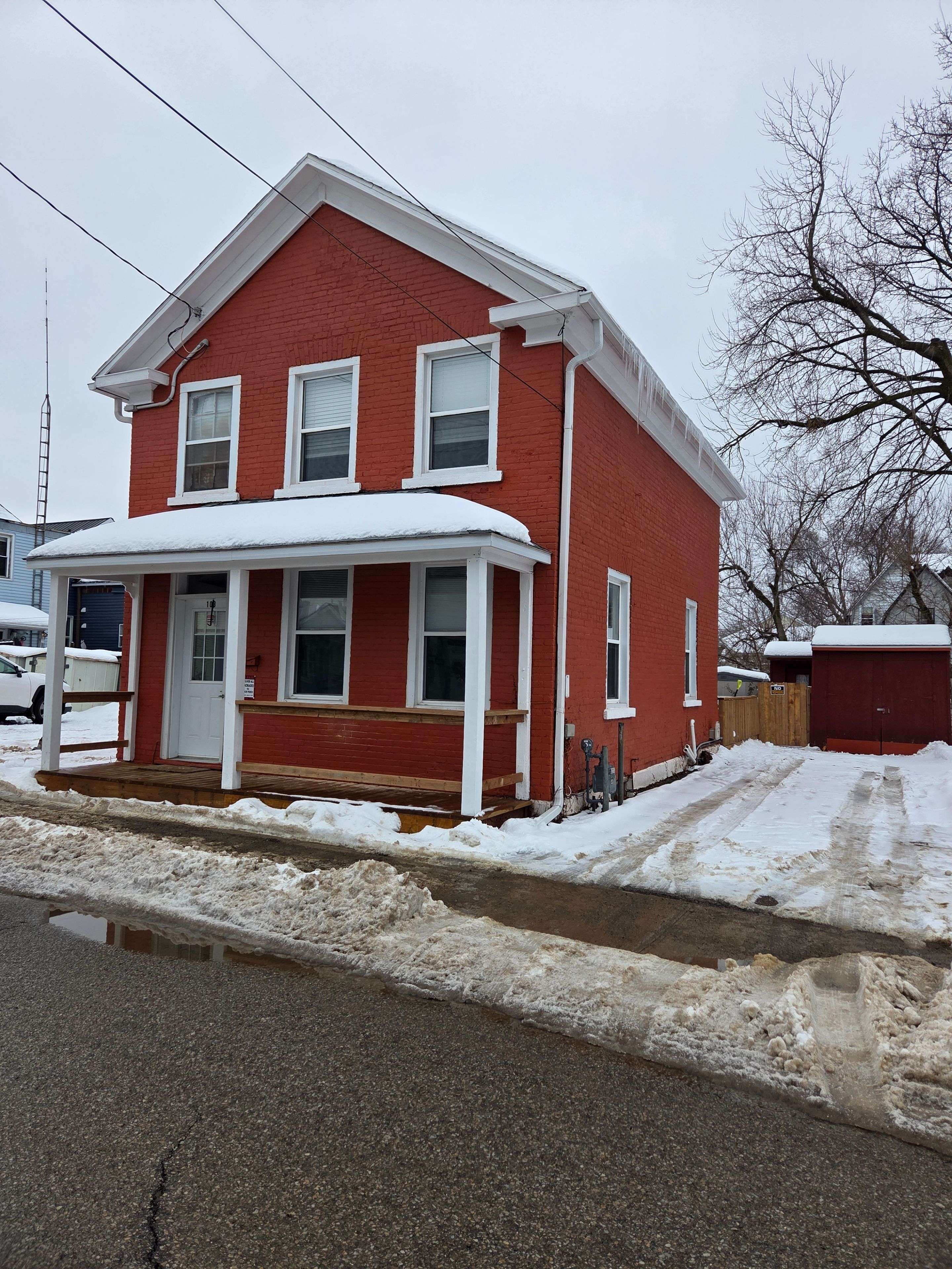 Brockville, ON K6V 5B3,103 John ST