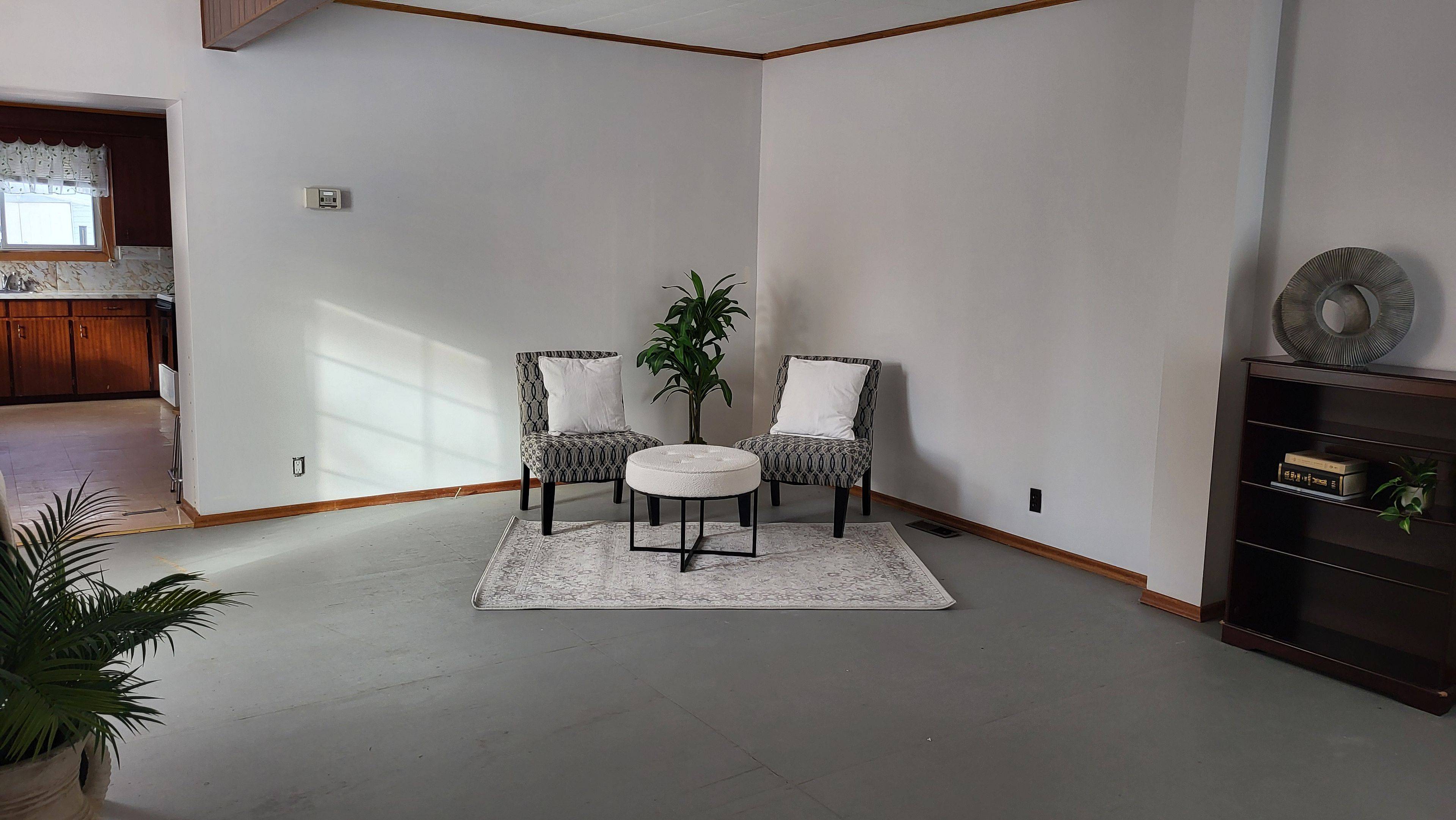 Renfrew, ON K7V 3S9,142 Hincks AVE W