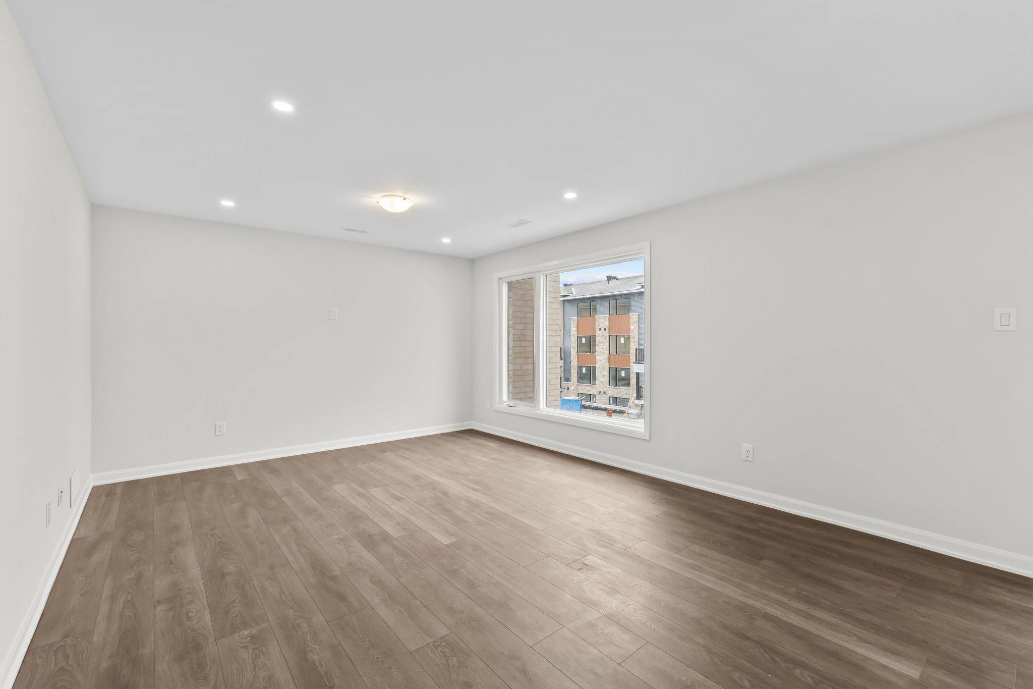 Kanata, ON K2T 0R8,1302 Creekway Private