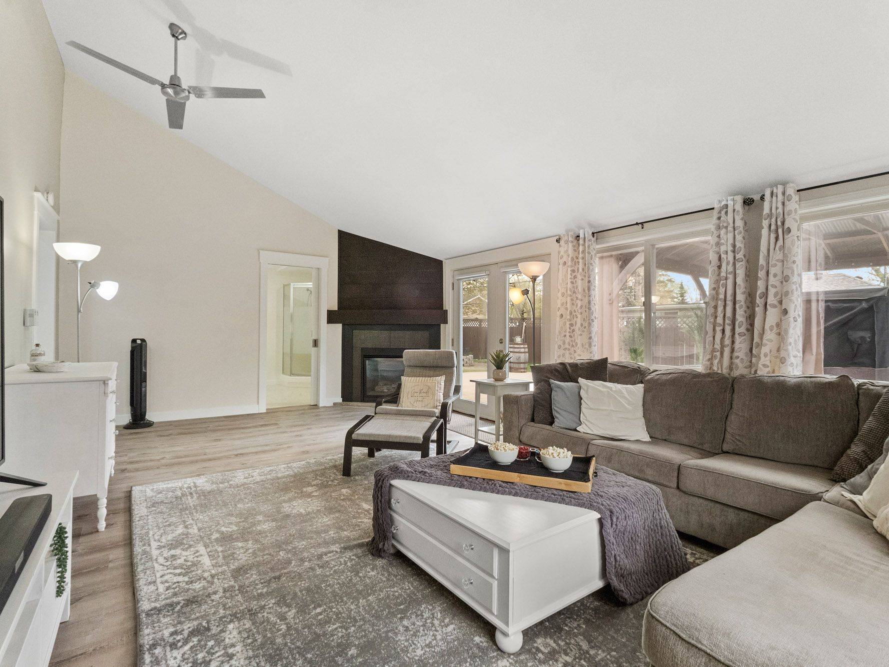 Fort Erie, ON L2A 5G2,606 Scott AVE