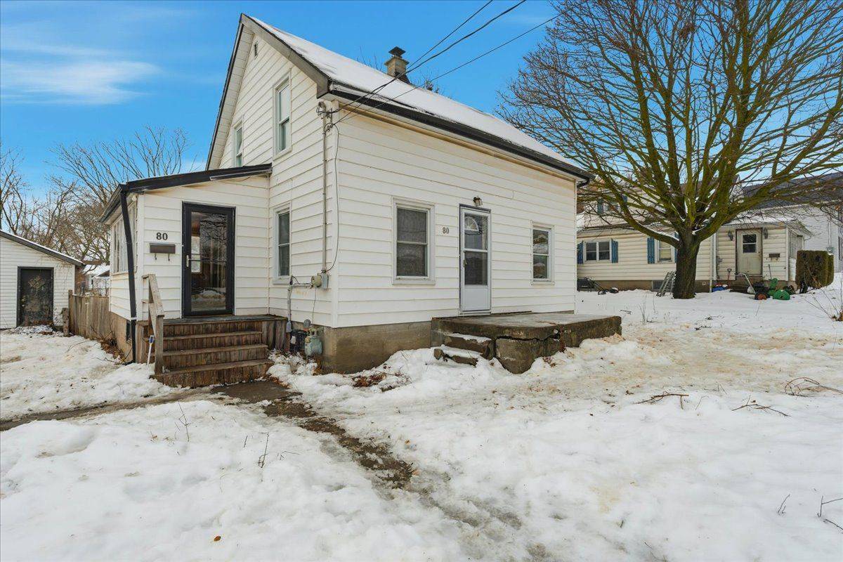 Belleville, ON K8P 2W4,80 St Charles ST