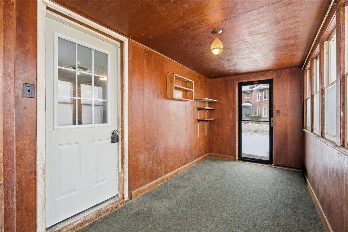 Belleville, ON K8P 2W4,80 St Charles ST