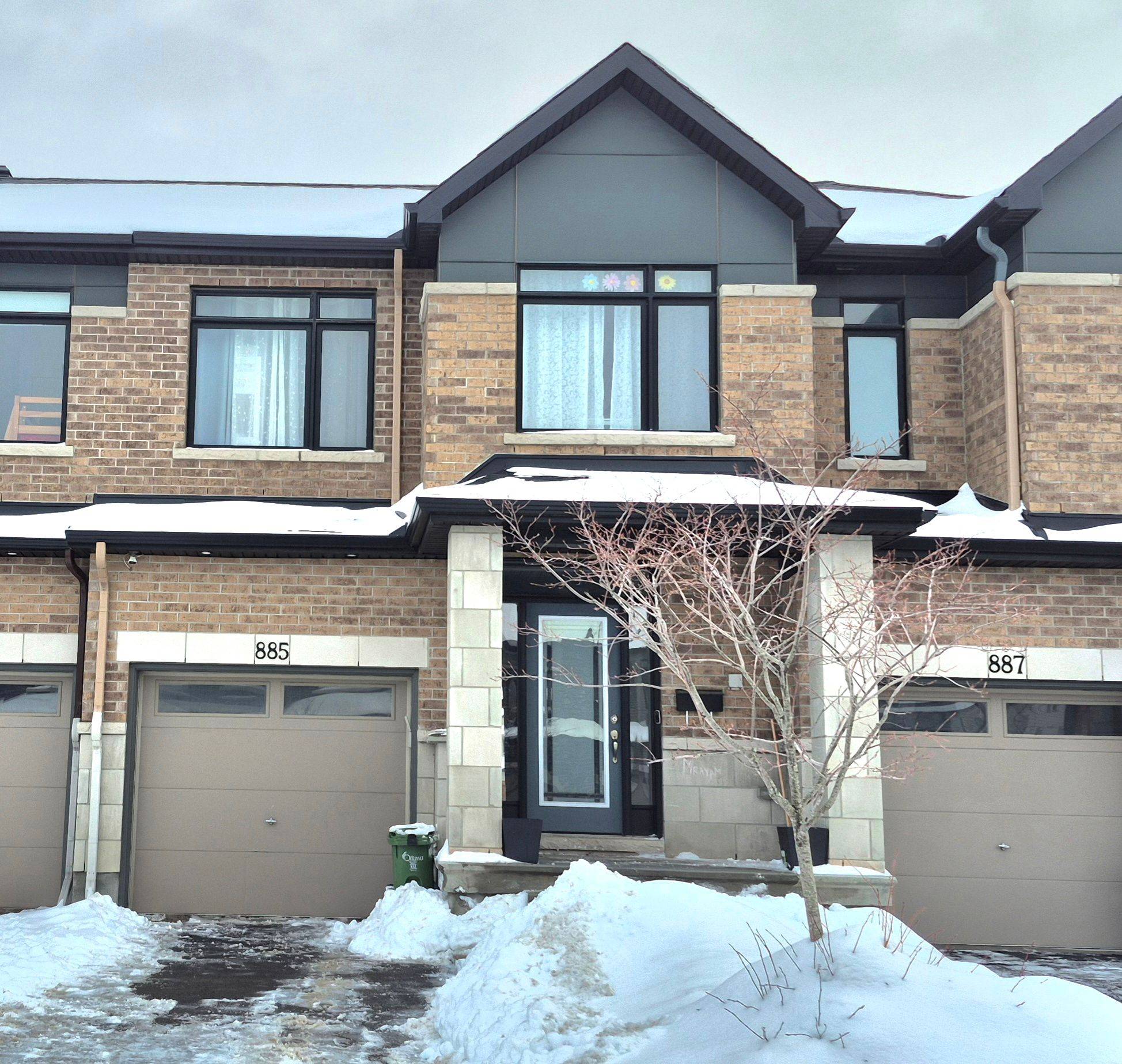 Blossom Park - Airport And Area, ON K4M 0K9,885 Solarium AVE