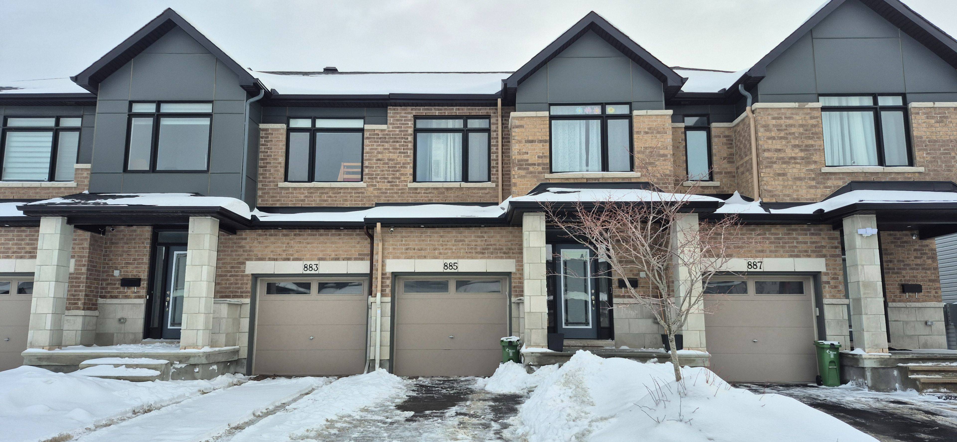 Blossom Park - Airport And Area, ON K4M 0K9,885 Solarium AVE