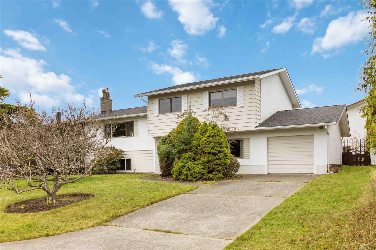 Saanich, BC V8N 4S9,4251 Rossiter Dr