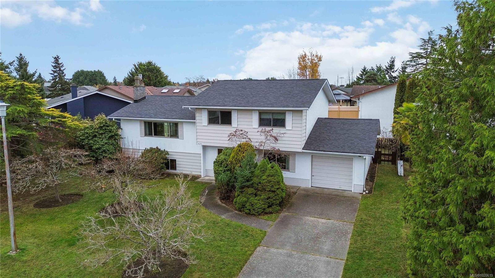 Saanich, BC V8N 4S9,4251 Rossiter Dr