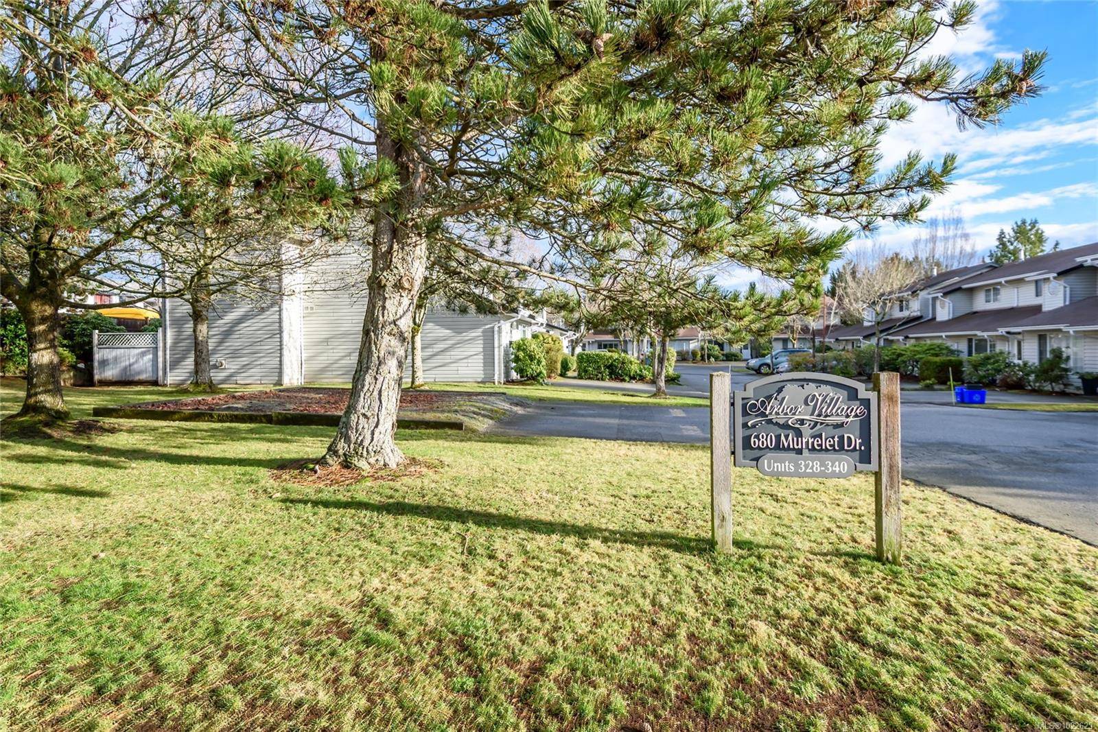 Comox, BC V9M 3P2,680 Murrelet Dr #334