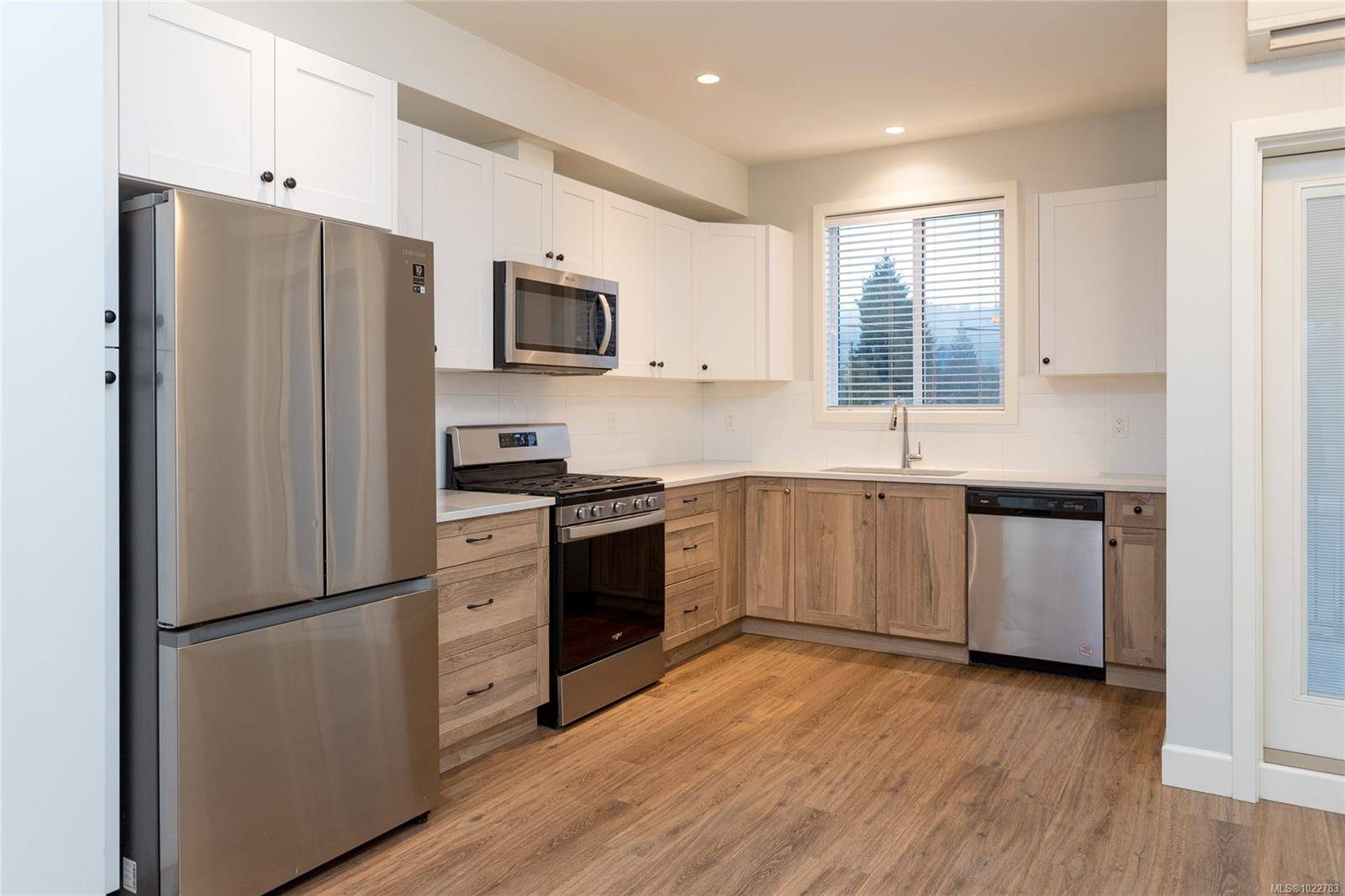 Langford, BC V9C 0P2,3351 Luxton Rd #1207