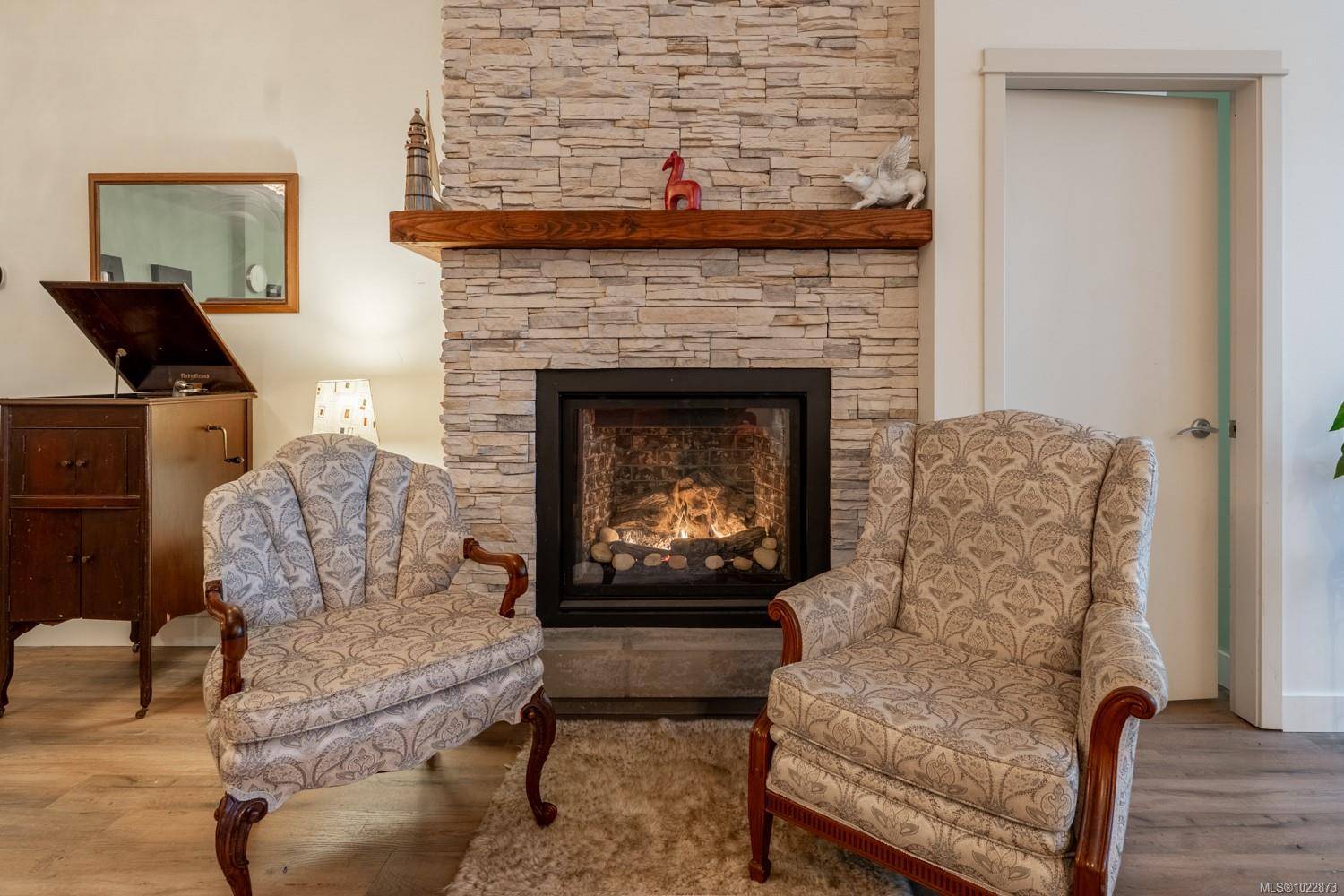 Nanaimo, BC V9R 0B8,38 Front St #110