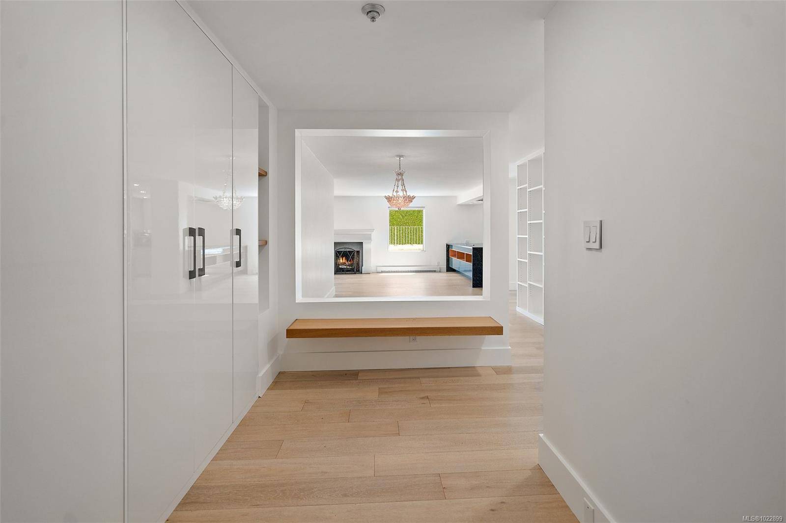 Oak Bay, BC V8S 2N6,1370 Beach Dr #109