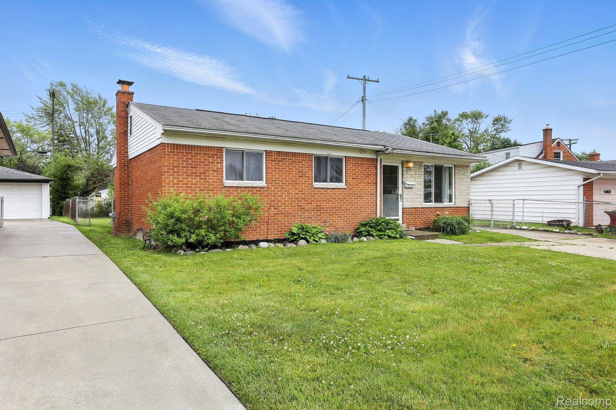 Fraser, MI 48026,18260 Spring CT N