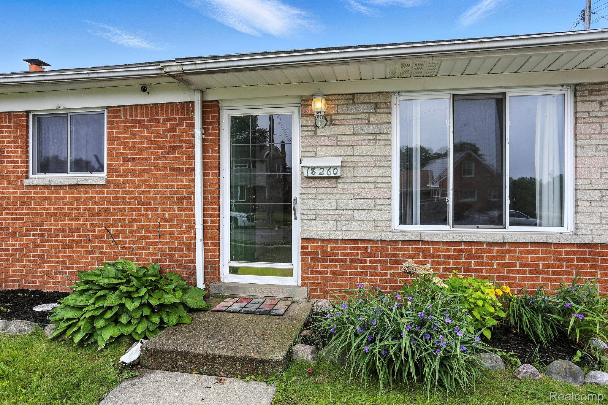 Fraser, MI 48026,18260 Spring CT N