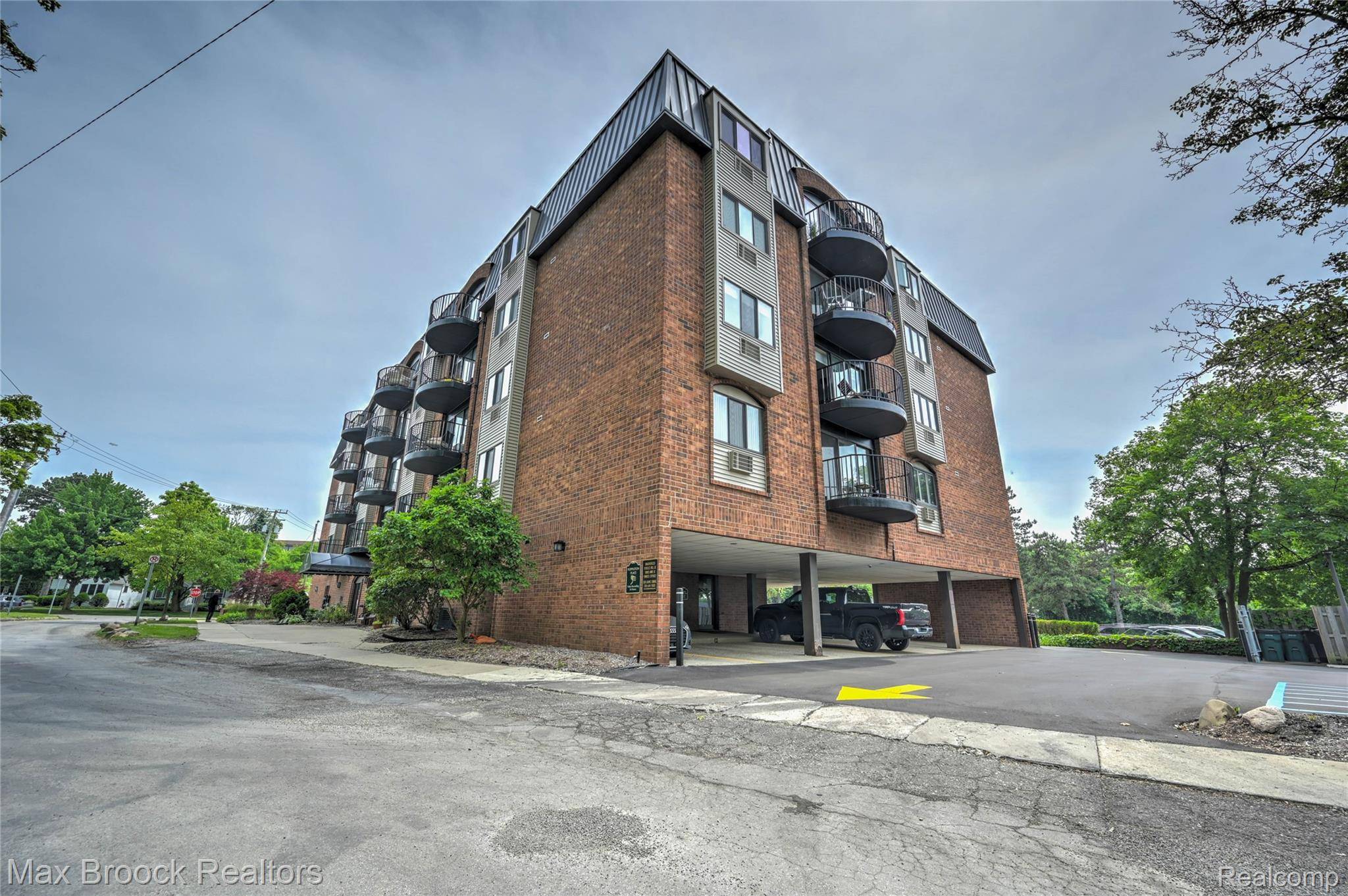 Birmingham, MI 48009,35300 Woodward AVE #503