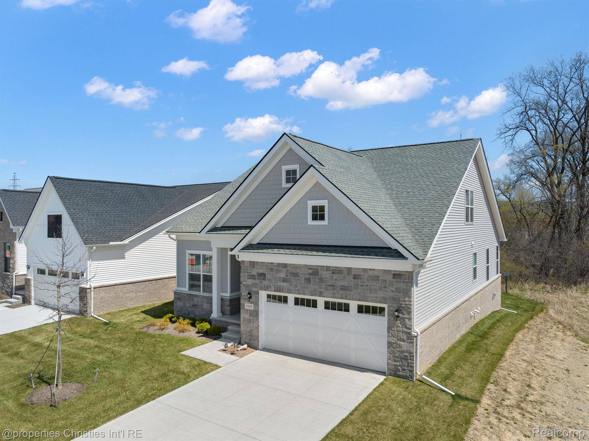 West Bloomfield, MI 48322,5545 Helmsdale BLVD