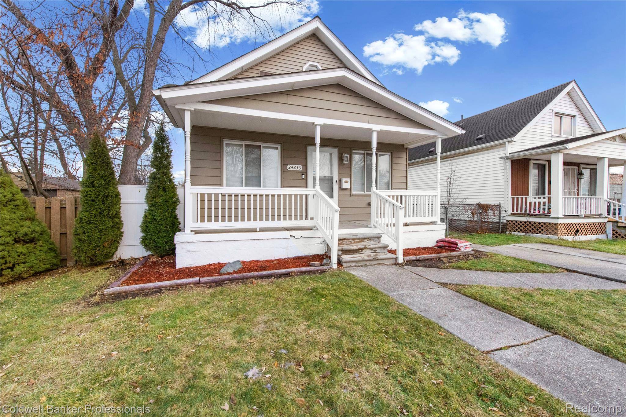 Eastpointe, MI 48021,24236 Shakespeare AVE