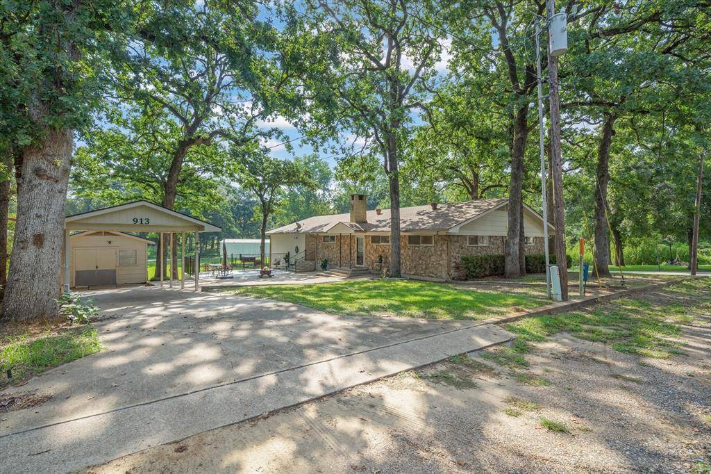 Tool, TX 75143,913 Doe Run Road