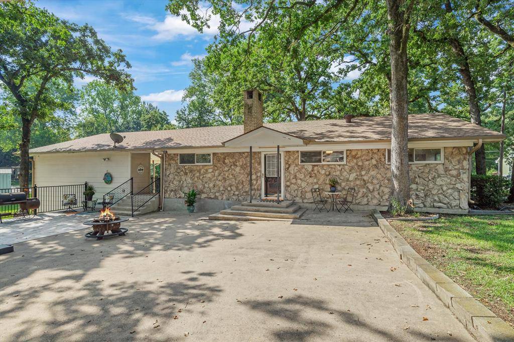 Tool, TX 75143,913 Doe Run Road