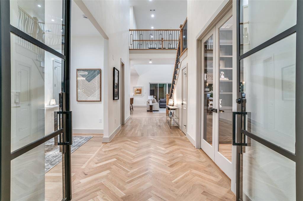 Dallas, TX 75220,3903 Lively Lane