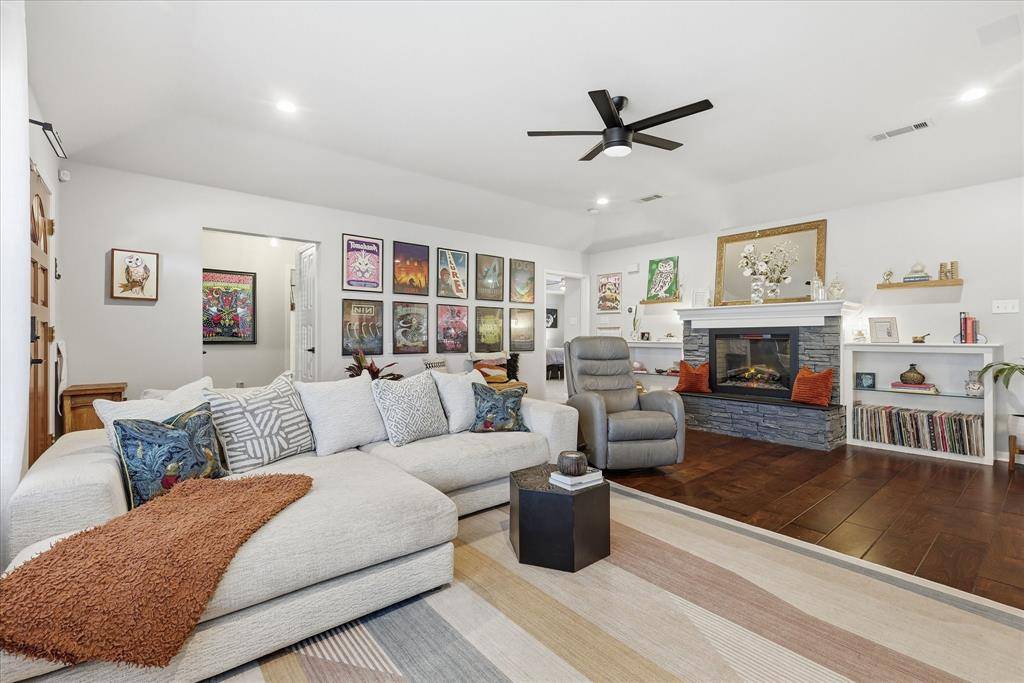 Irving, TX 75060,110 E 7th Street