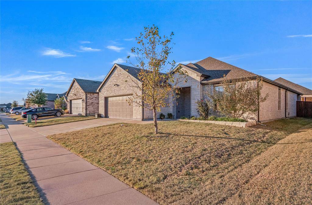 Lavon, TX 75166,327 Coyote Creek Drive