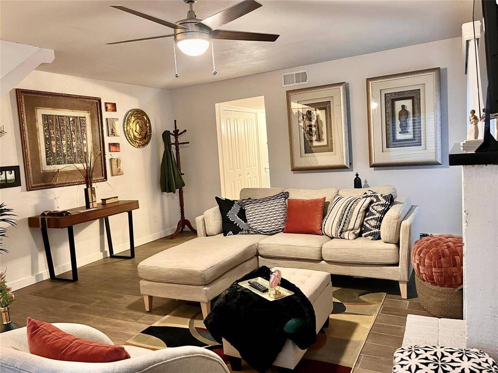 Carrollton, TX 75006,2640 Via Valencia