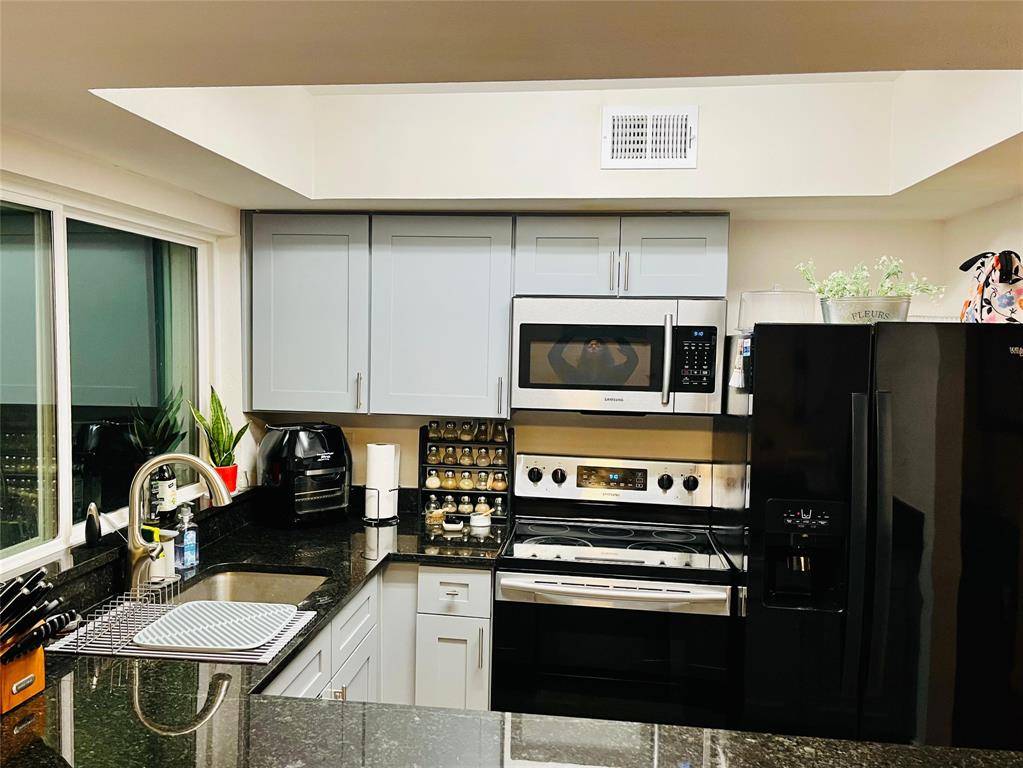 Carrollton, TX 75006,2640 Via Valencia