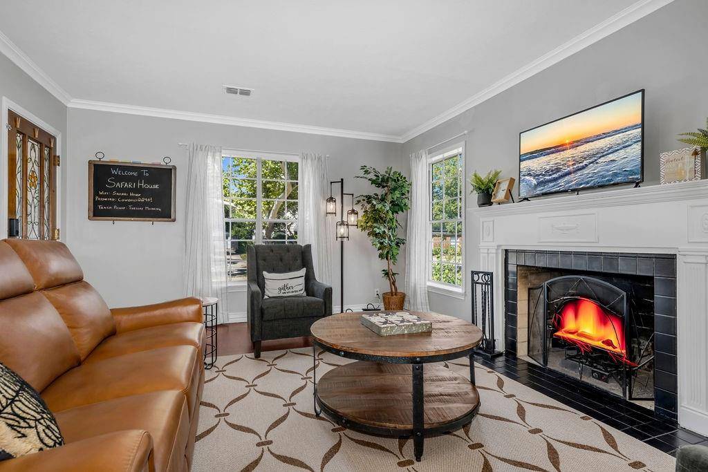 Dallas, TX 75211,2240 Lawndale Drive