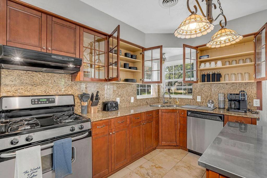 Dallas, TX 75211,2240 Lawndale Drive