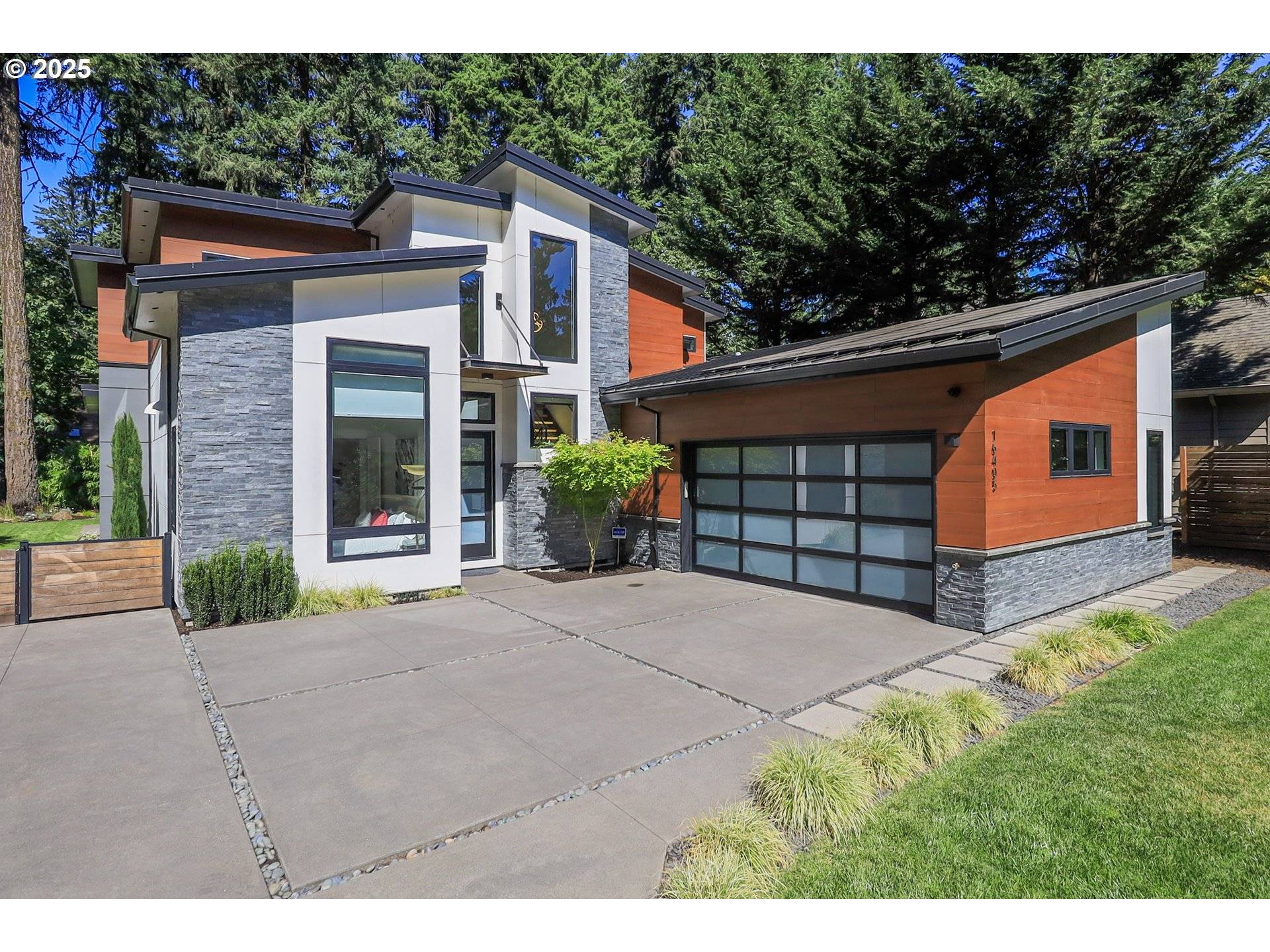 Lake Oswego, OR 97035,16405 BONAIRE AVE