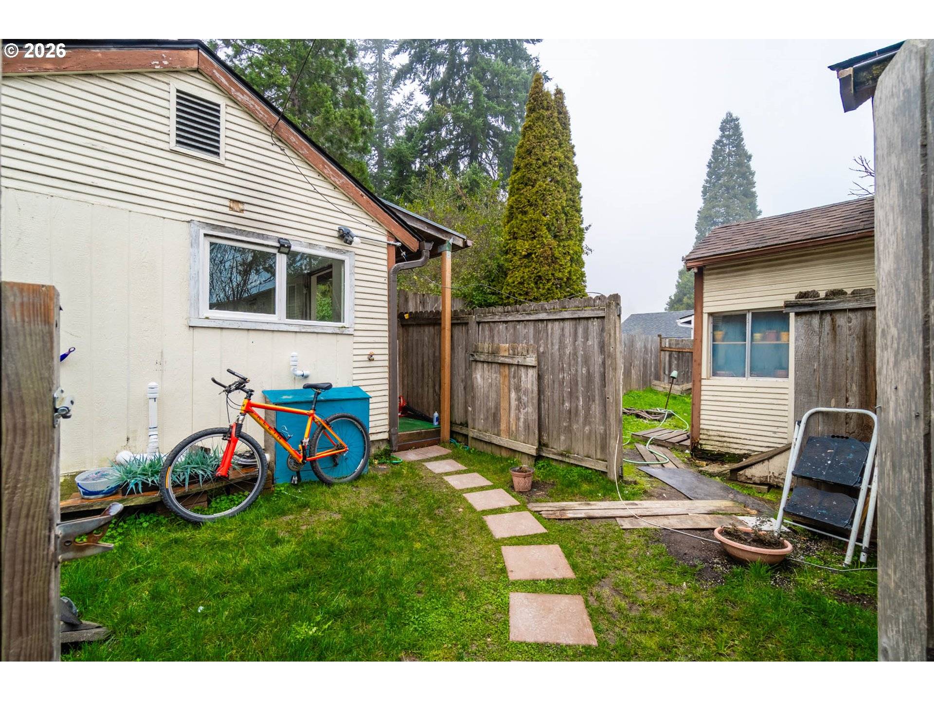 Eugene, OR 97403,1702 AUGUSTA ST