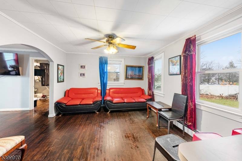 Roselle Park Boro, NJ 07204,160 W Colfax Ave