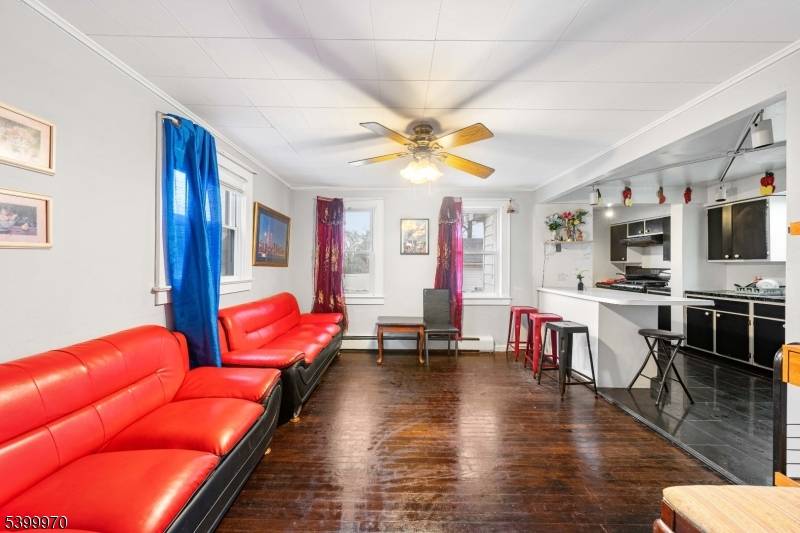 Roselle Park Boro, NJ 07204,160 W Colfax Ave