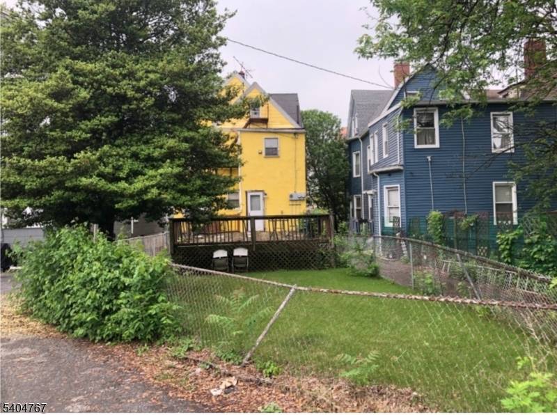 East Orange City, NJ 07018,120 S Oraton Pkwy