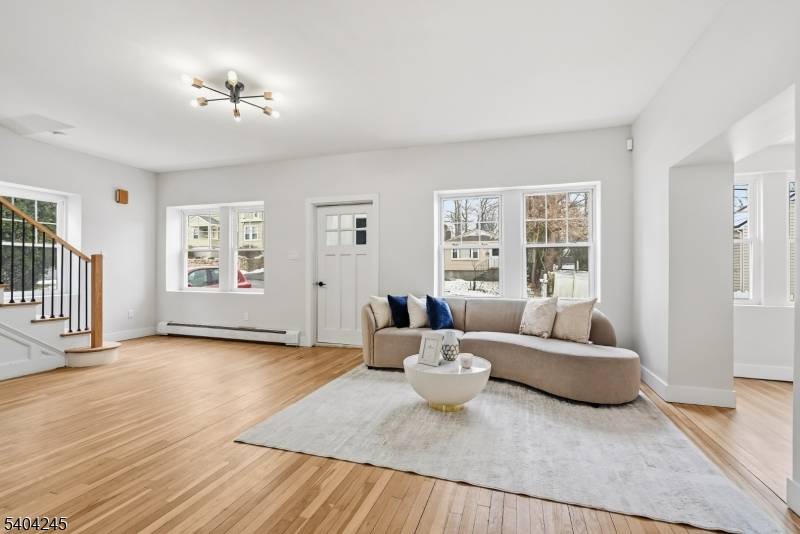 West Orange Twp., NJ 07052,33 Robertson Rd