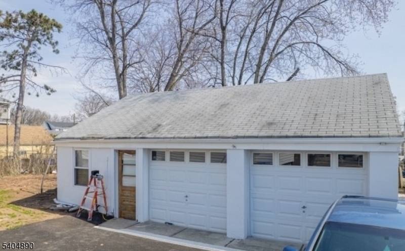 Woodbridge Twp., NJ 07001,978 Rahway Ave