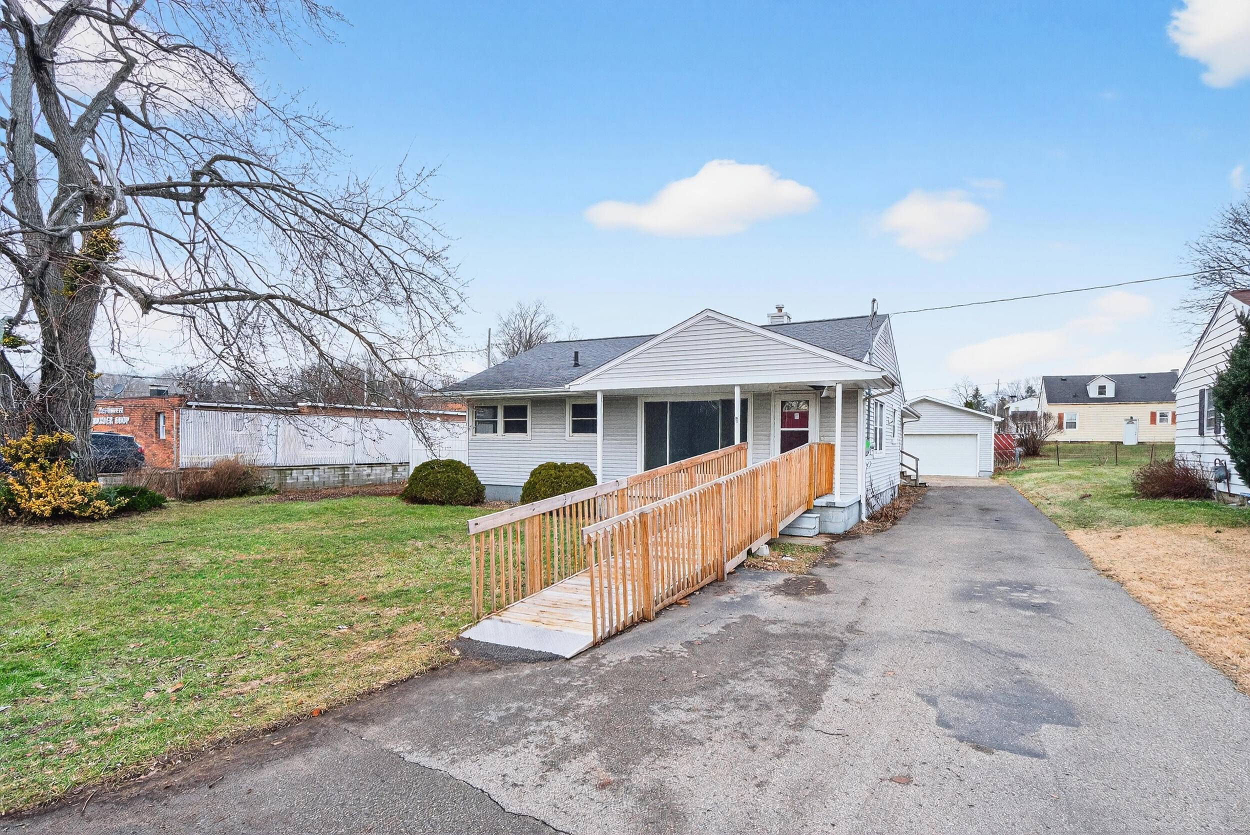 Jackson, MI 49202,430 Peacock WALK