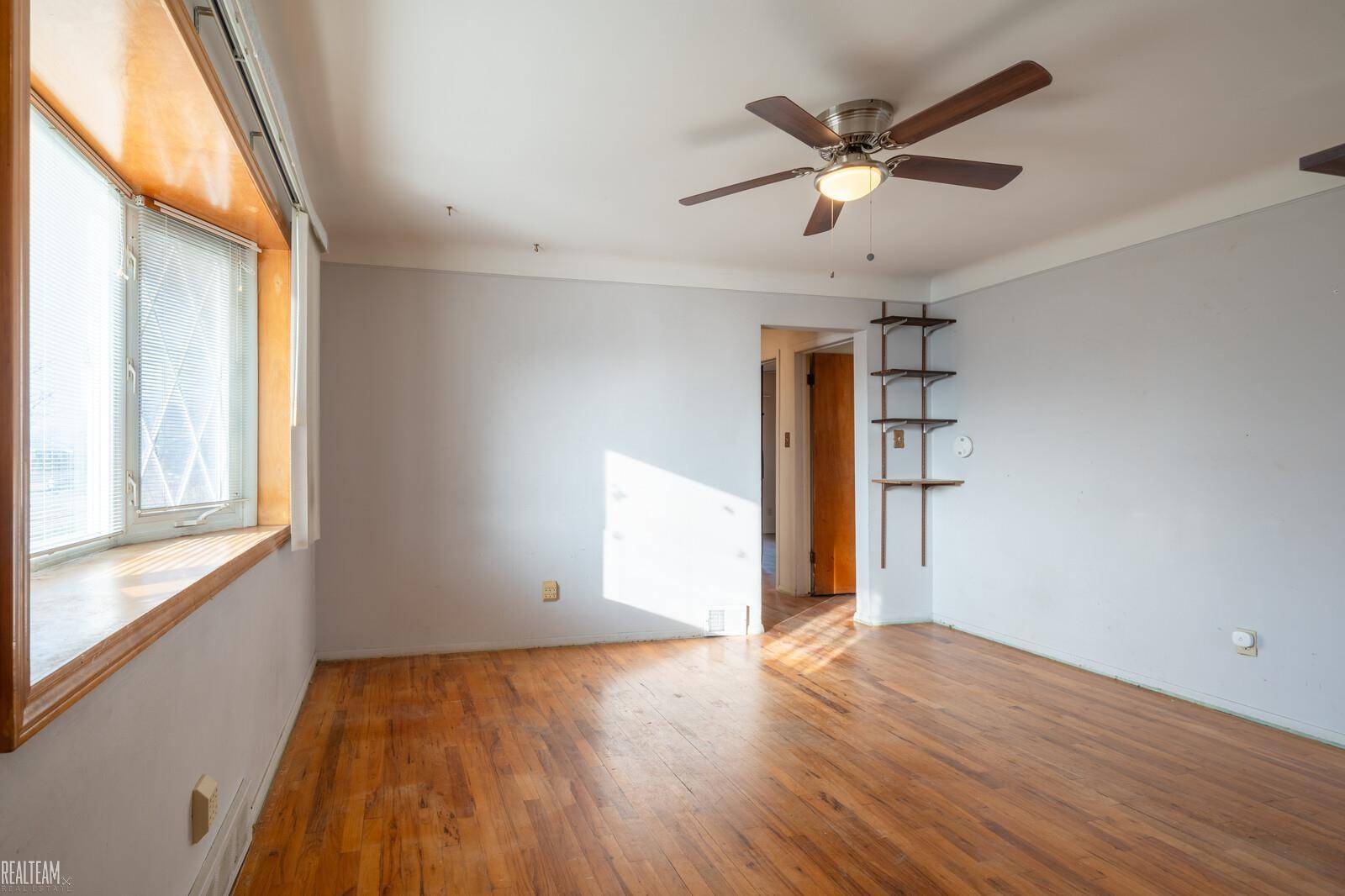 Sterling Heights, MI 48310,2159 Parliament DR