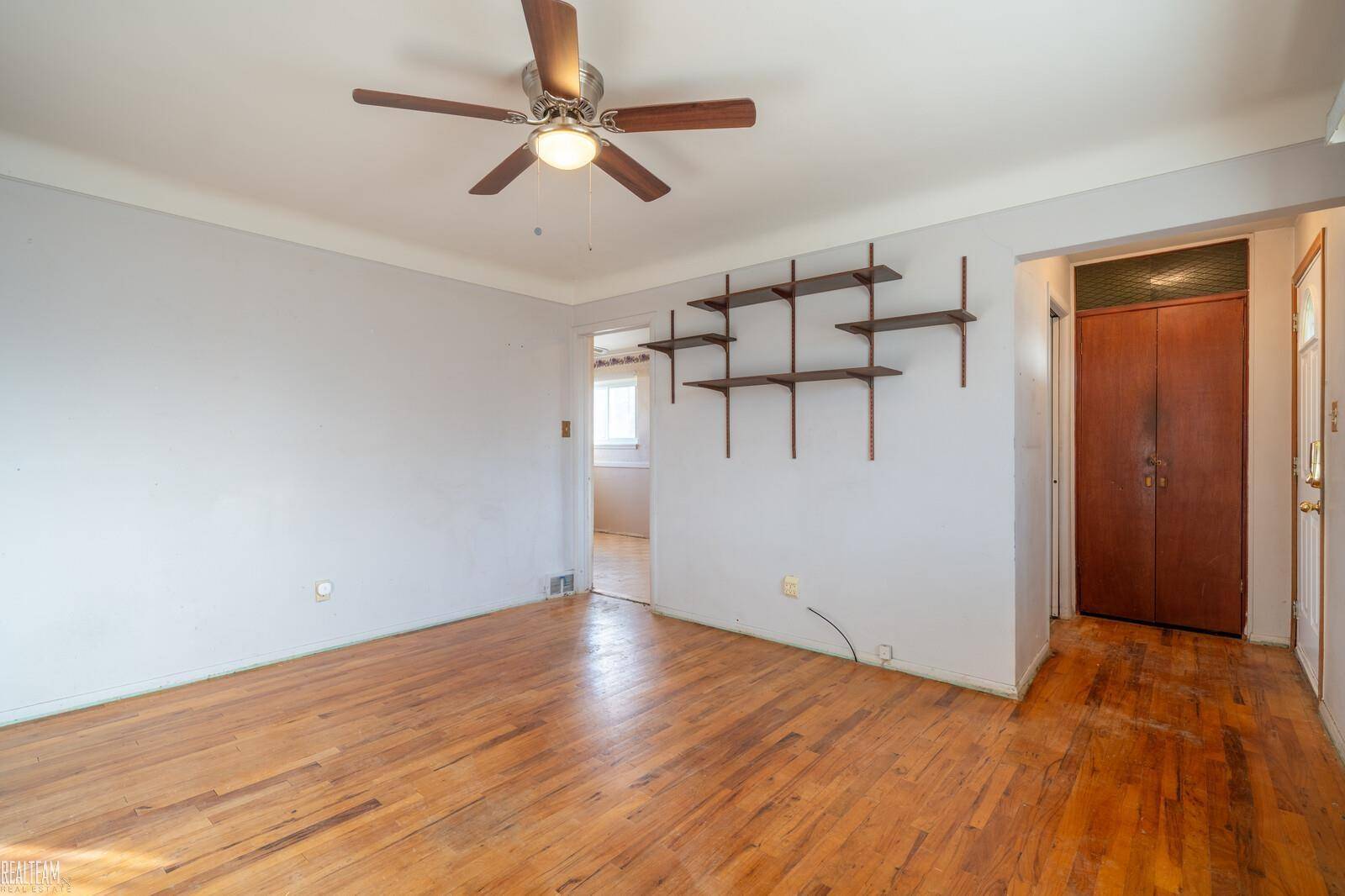 Sterling Heights, MI 48310,2159 Parliament DR