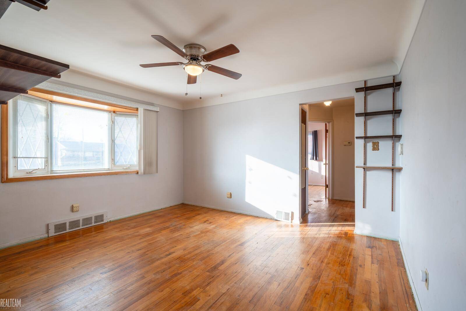 Sterling Heights, MI 48310,2159 Parliament DR