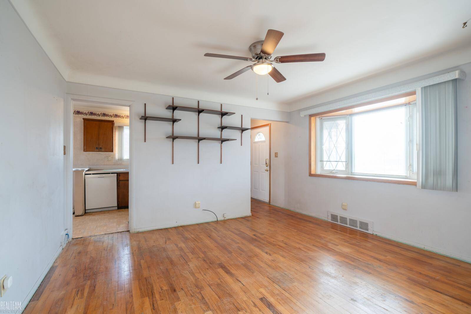 Sterling Heights, MI 48310,2159 Parliament DR