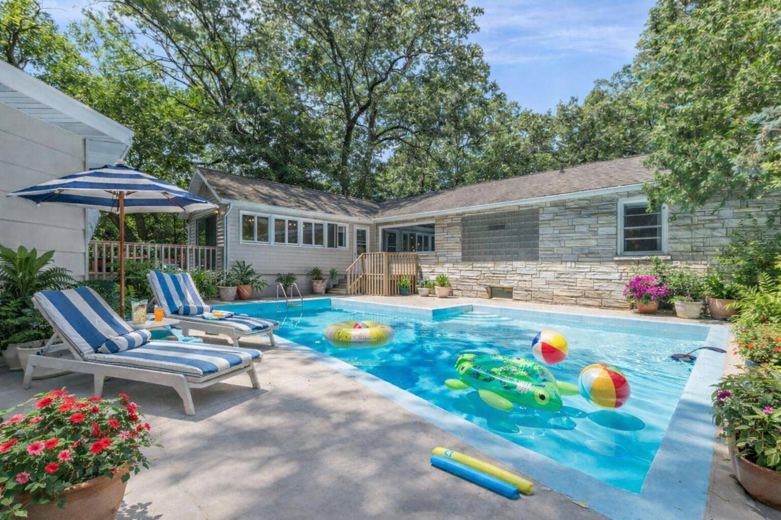 Spring Lake, MI 49456,17708 Oakwood DR