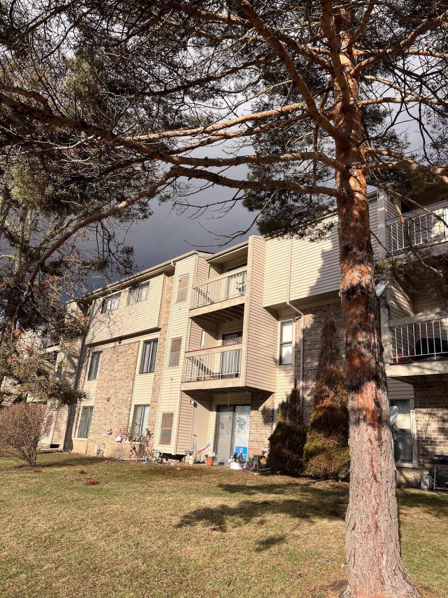 Farmington Hills, MI 48334,30445 W 14 Mile RD #59