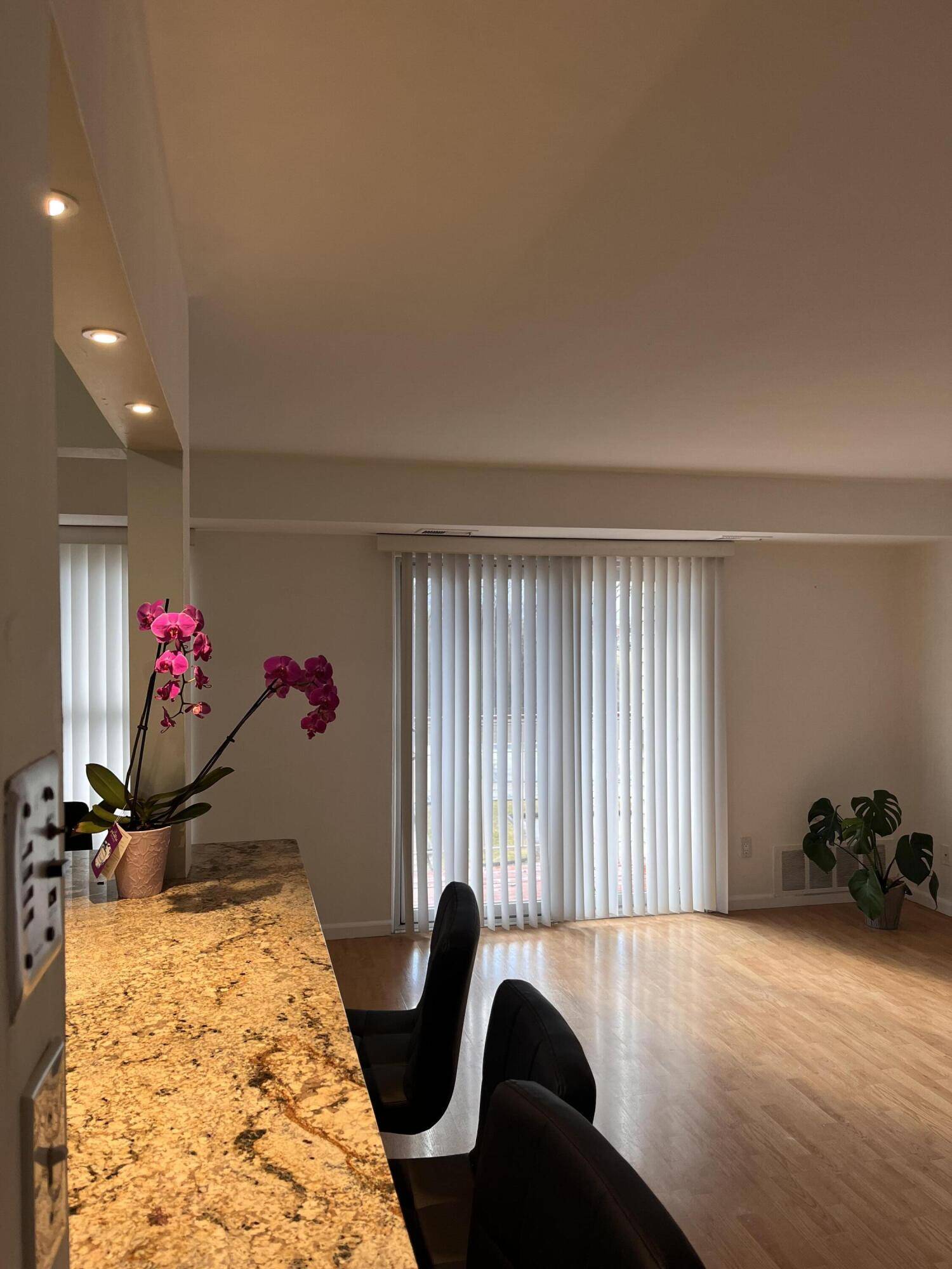 Farmington Hills, MI 48334,30445 W 14 Mile RD #59