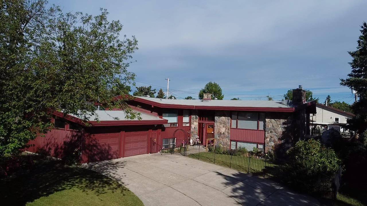 Vulcan, AB T0L 2B0,220 3 ST S